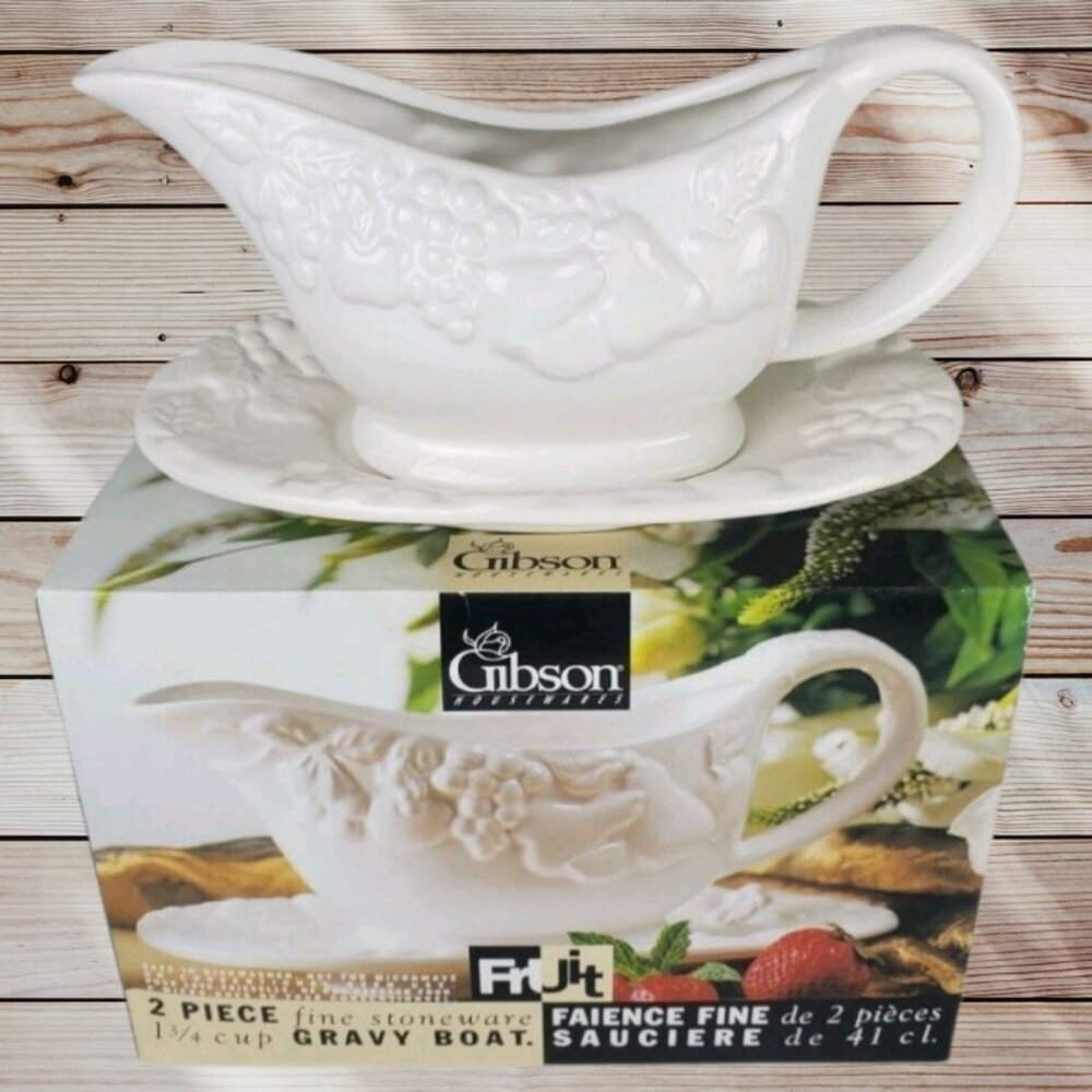 NEW - Gibson Housewares - 1-3/4 Cup White Stoneware Gravy Boat w/ Saucer Dish